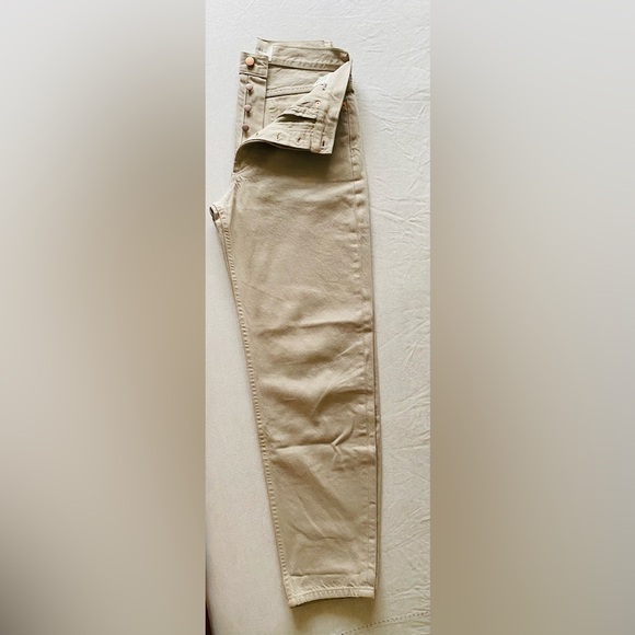 Doen 100% Organic Cotton Denim in Light Beige wash - Picture 3 of 5